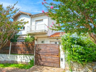 Foto 1 de Venta Casa Barrio Chauvin, Apta Crédito