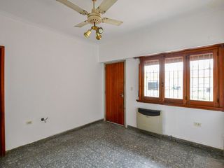 Foto 5 de Casa en venta 2 dormitorios 75 e/3 y 4