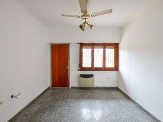 Foto 4 de Casa en venta 2 dormitorios 75 e/3 y 4