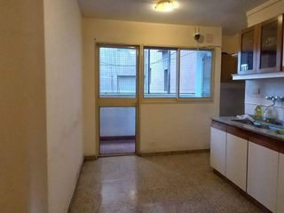 Foto 4 de VENTA SEMIPISO 3 DORM 2 BAÑOS Y 2 BALCONES CENTRO