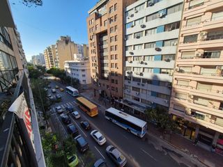 Foto 35 de VENTA PISO AVENIDA COLÓN BALCON FRENTE