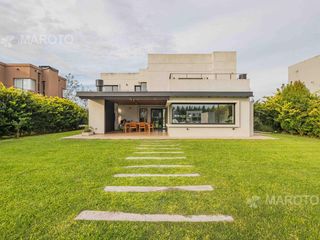 Foto 47 de CASA EN VENTA AL AGUA EN SAN MATIAS - CUATRO DORMITORIOS -