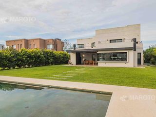 Foto 43 de CASA EN VENTA AL AGUA EN SAN MATIAS - CUATRO DORMITORIOS -