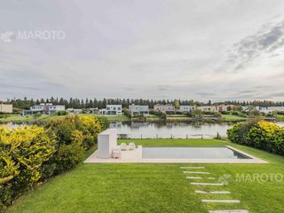 Foto 39 de CASA EN VENTA AL AGUA EN SAN MATIAS - CUATRO DORMITORIOS -