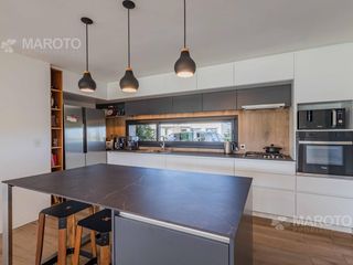Foto 15 de CASA EN VENTA AL AGUA EN SAN MATIAS - CUATRO DORMITORIOS -