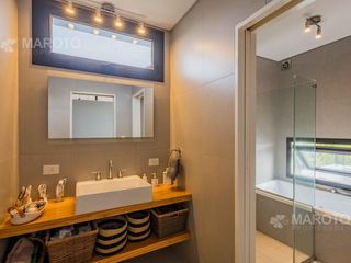 Foto 36 de CASA EN VENTA AL AGUA EN SAN MATIAS - CUATRO DORMITORIOS -