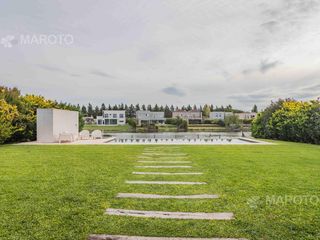Foto 40 de CASA EN VENTA AL AGUA EN SAN MATIAS - CUATRO DORMITORIOS -