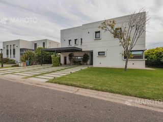 Foto 48 de CASA EN VENTA AL AGUA EN SAN MATIAS - CUATRO DORMITORIOS -