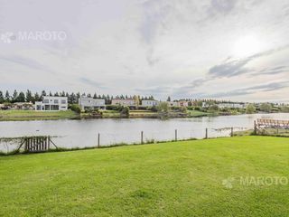 Foto 46 de CASA EN VENTA AL AGUA EN SAN MATIAS - CUATRO DORMITORIOS -