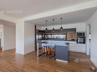 Foto 8 de CASA EN VENTA AL AGUA EN SAN MATIAS - CUATRO DORMITORIOS -