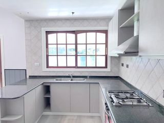 Foto 4 de Casa  4 dormitorios jardin garage olivos