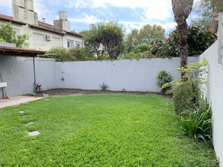 Foto 12 de Casa  4 dormitorios jardin garage olivos