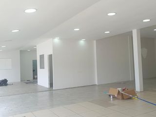 Foto 5 de Arriendo Patio de Autos, Showroom Norte de Quito