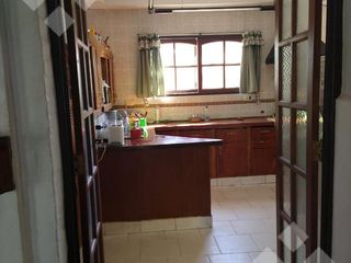 Foto 9 de VENTA CASA 5 DORMITORIOS  - B° CONFLUENCIA RURAL - NEUQUEN