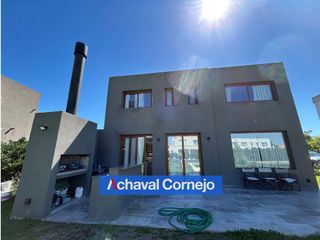 Foto 10 de Casa en Vistas en Alquiler amoblada (2 dormitorios, jardin y pileta)