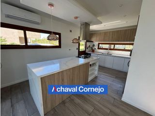 Foto 1 de Casa en Vistas en Alquiler amoblada (2 dormitorios, jardin y pileta)
