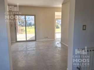 Foto 8 de Apta Crédito Casa en venta 4 ambientes Fincas del Lago