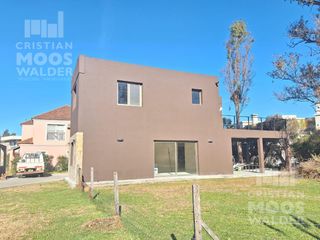 Foto 5 de Apta Crédito Casa en venta 4 ambientes Fincas del Lago