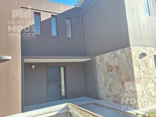 Foto 4 de Apta Crédito Casa en venta 4 ambientes Fincas del Lago