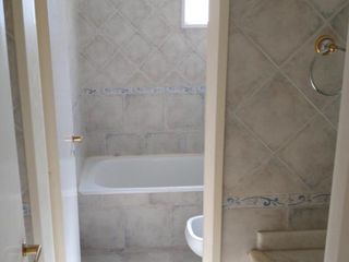 Foto 9 de Departamento de 3 ambientes con cochera cubierta. Excelente ubicación céntrica.- Banfield E