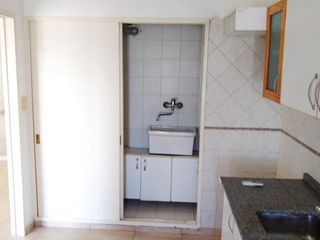 Foto 7 de Departamento de 3 ambientes con cochera cubierta. Excelente ubicación céntrica.- Banfield E