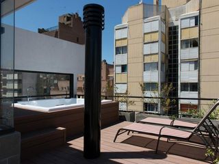 Foto 15 de Moderno y luminoso estudio. Jacuzzi, quincho y asador en la terraza!!
