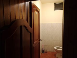 Foto 11 de Jipijapa, Local Comercial, 100m2, 2 Ambientes, 1 Baño