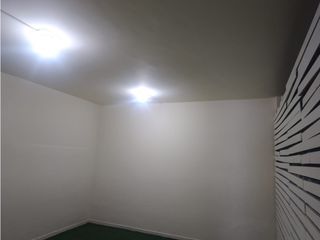 Foto 12 de Jipijapa, Local Comercial, 100m2, 2 Ambientes, 1 Baño