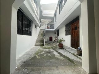 Foto 2 de Quitumbe, Casa Comercial en Venta, 362m2, 6 Ambientes