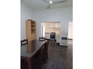 Foto 6 de Inkasa Inmobiliaria Alquila Casa en Ciudad Frente a Mercado Moreno.