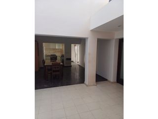 Foto 4 de Inkasa Inmobiliaria Alquila Casa en Ciudad Frente a Mercado Moreno.