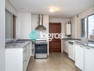 Foto 8 de Departamento en venta de 3 dormitorios con cochera en Macrocentro