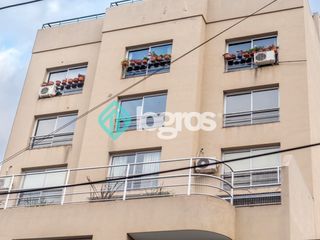 Foto 2 de Departamento en venta de 3 dormitorios con cochera en Macrocentro