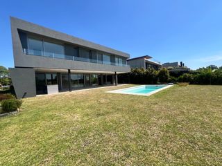 Foto 31 de VENTA CASA 7 AMB con SENSACIONAL VISTA AL GOLF