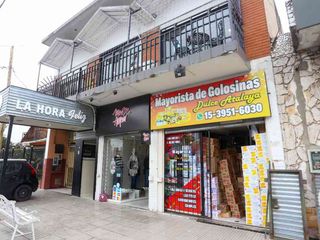 Foto 2 de VENTA COMERCIAL EN BLOQUE EN ISIDRO CASANOVA