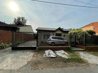 Foto 36 de VENTA CASA 4 AMB CON GARAGE Y JARDIN EL TALAR