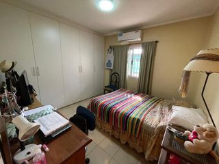 Foto 4 de VENTA CASA 4 AMB CON GARAGE Y JARDIN EL TALAR