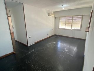 Foto 1 de DEPARTAMENTO 3 AMBIENTES EN BARRIO APOLO XI