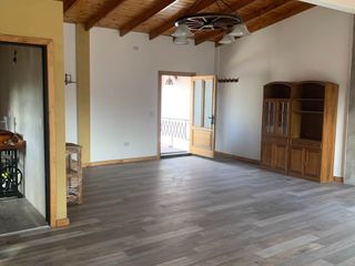 Foto 3 de VENTA CASA C/COCHERA MULTIFAMILIAR