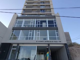 Foto 1 de Departamento 2 dormitorios y cochera - Neuquen capital