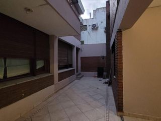 Foto 5 de Casa con local en alquiler