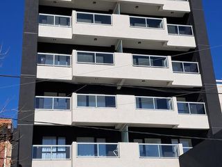 Foto 2 de Departamento en  alquiler en Edificio San Marino X (San Martín y España)