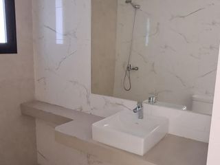 Foto 18 de Departamento en  alquiler en Edificio San Marino X (San Martín y España)