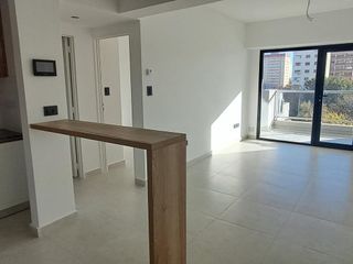 Foto 1 de Departamento en  alquiler en Edificio San Marino X (San Martín y España)