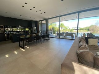 Foto 17 de Casa en VENTA- 5 ambientes- Barrio Cerrado El Golf- Nordelta