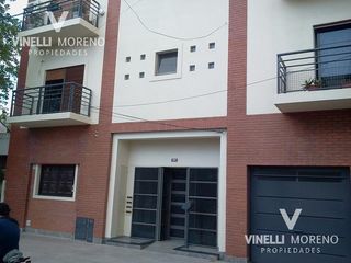 Foto 1 de 2 amb c/balcón - 3 cuadras de Las Lomitas