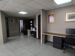 Foto 10 de Oficina en Venta, Edificio The Point, Puerto Santa Ana,  MaxB