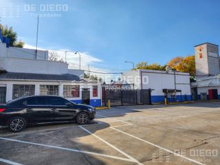 Foto 18 de Alquiler Deposito 4.155 m2 con oficinas y playa de maniobra Munro Vicente Lopez