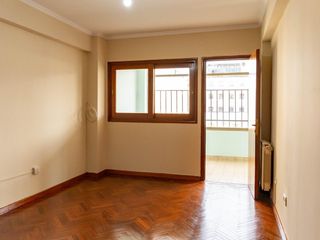Foto 9 de Departamento de 2 Dormitorios y cochera en Alquiler- calle Alvarado, Salta