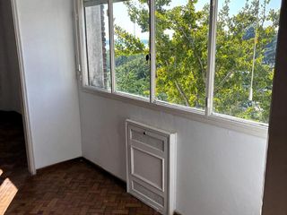 Foto 4 de Departamento en  alquiler tres dormitorios dos cocheras